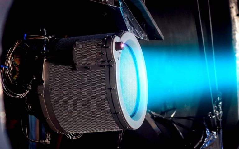 Electric propulsion thruster rocket engine